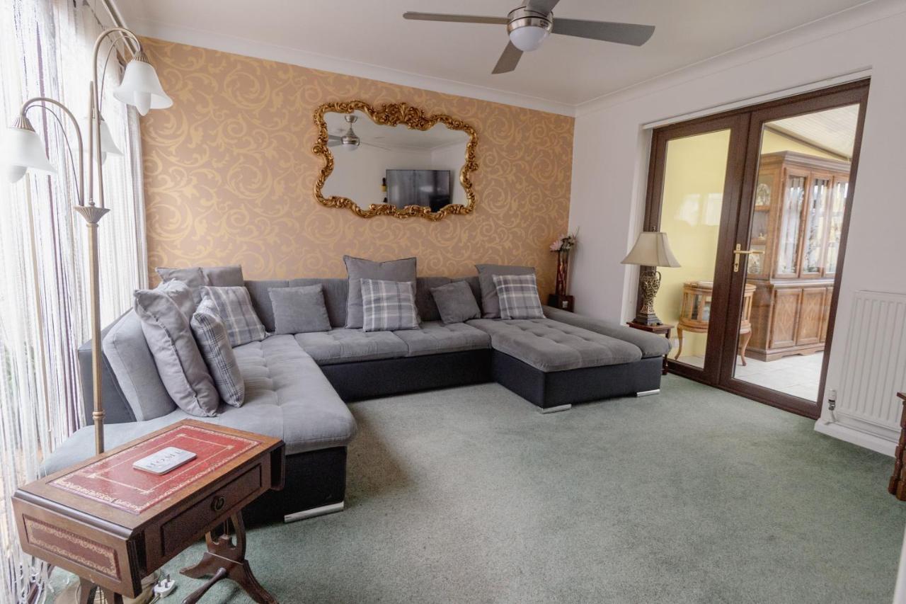 Palm Bay'S Luxury Bungalow - Self Check In & Parking Villa Margate Exterior foto