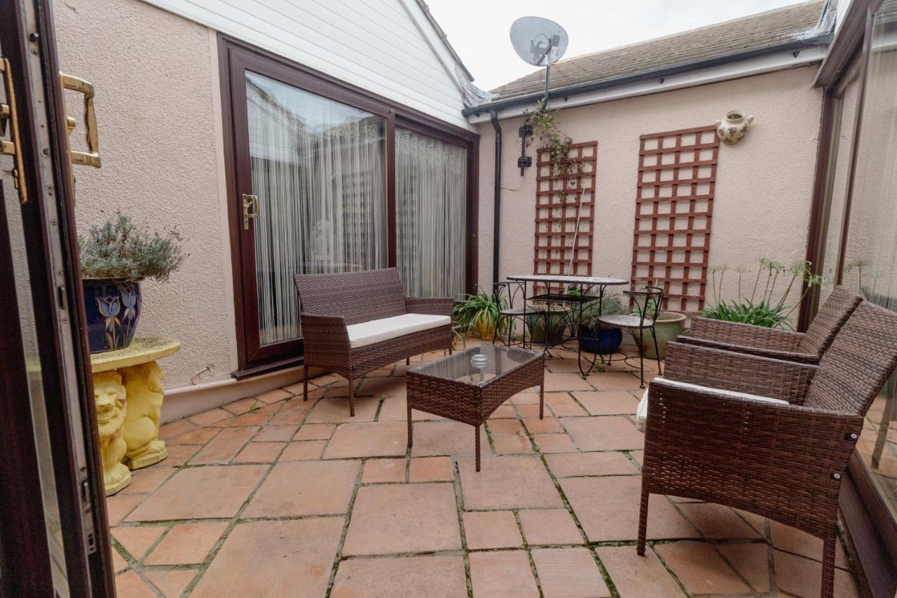 Palm Bay'S Luxury Bungalow - Self Check In & Parking Villa Margate Exterior foto